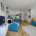Nieuw modern appartement vlakbij strand